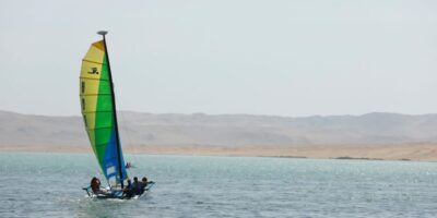 Catamarán en Paracas